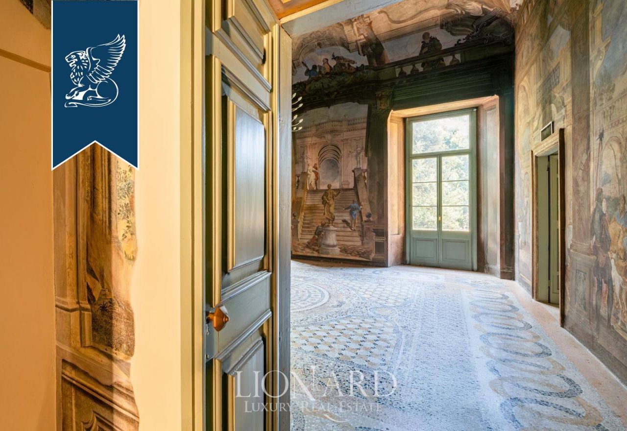 Apartment in Brescia, Italy, 625 m² - picture 4