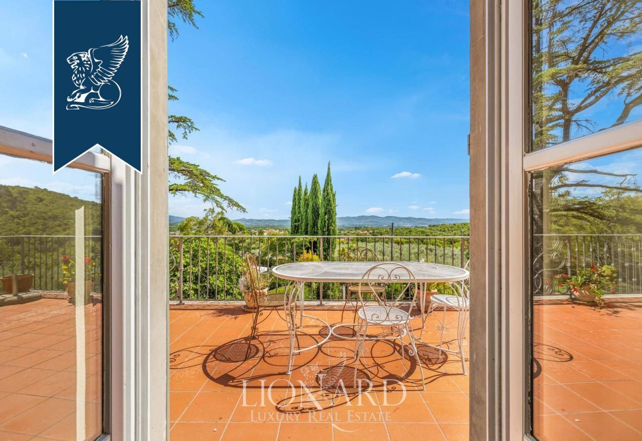 Villa ad Arezzo, Italia, 1 000 m² - foto 5