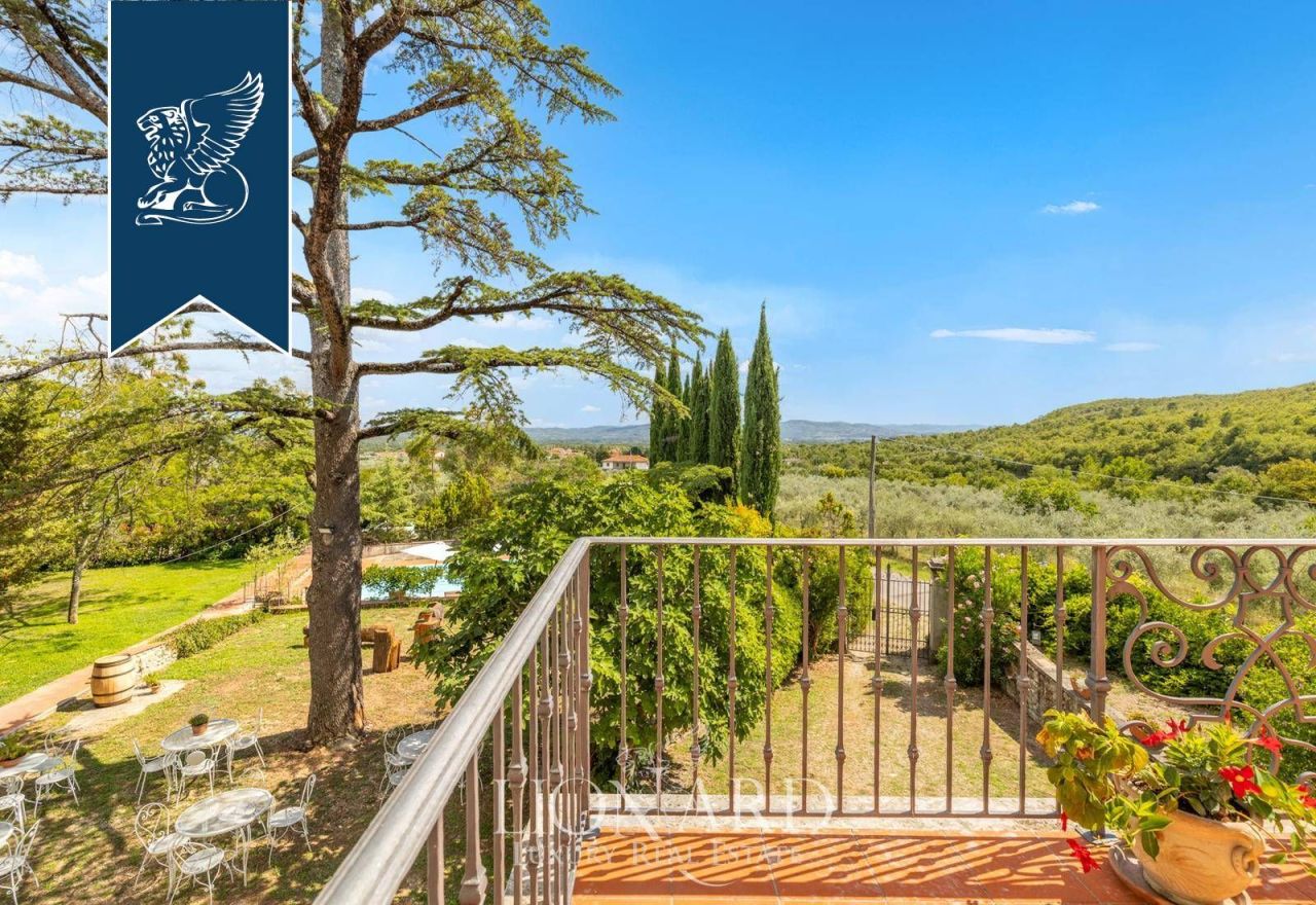 Villa ad Arezzo, Italia, 1 000 m² - foto 6