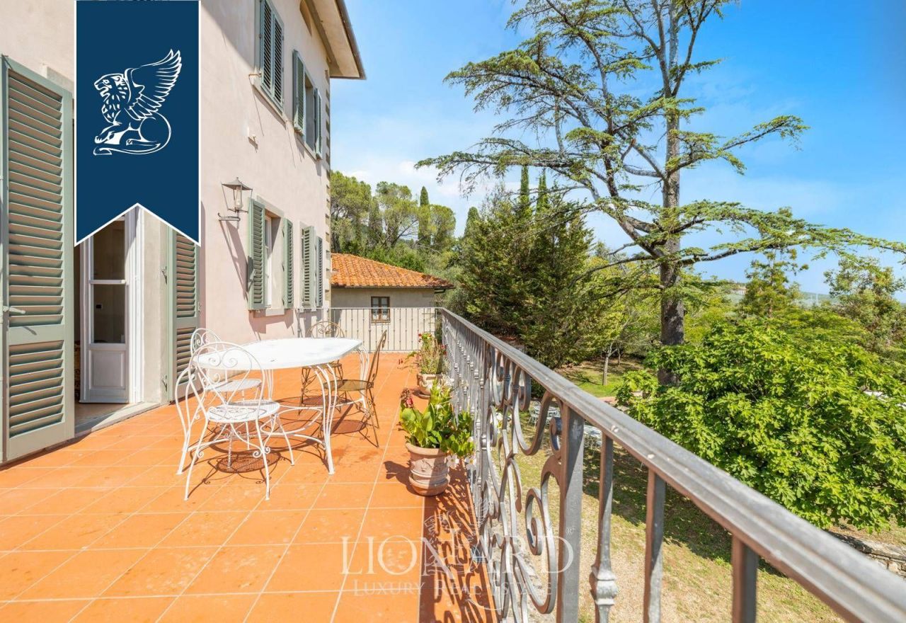 Villa ad Arezzo, Italia, 1 000 m² - foto 7