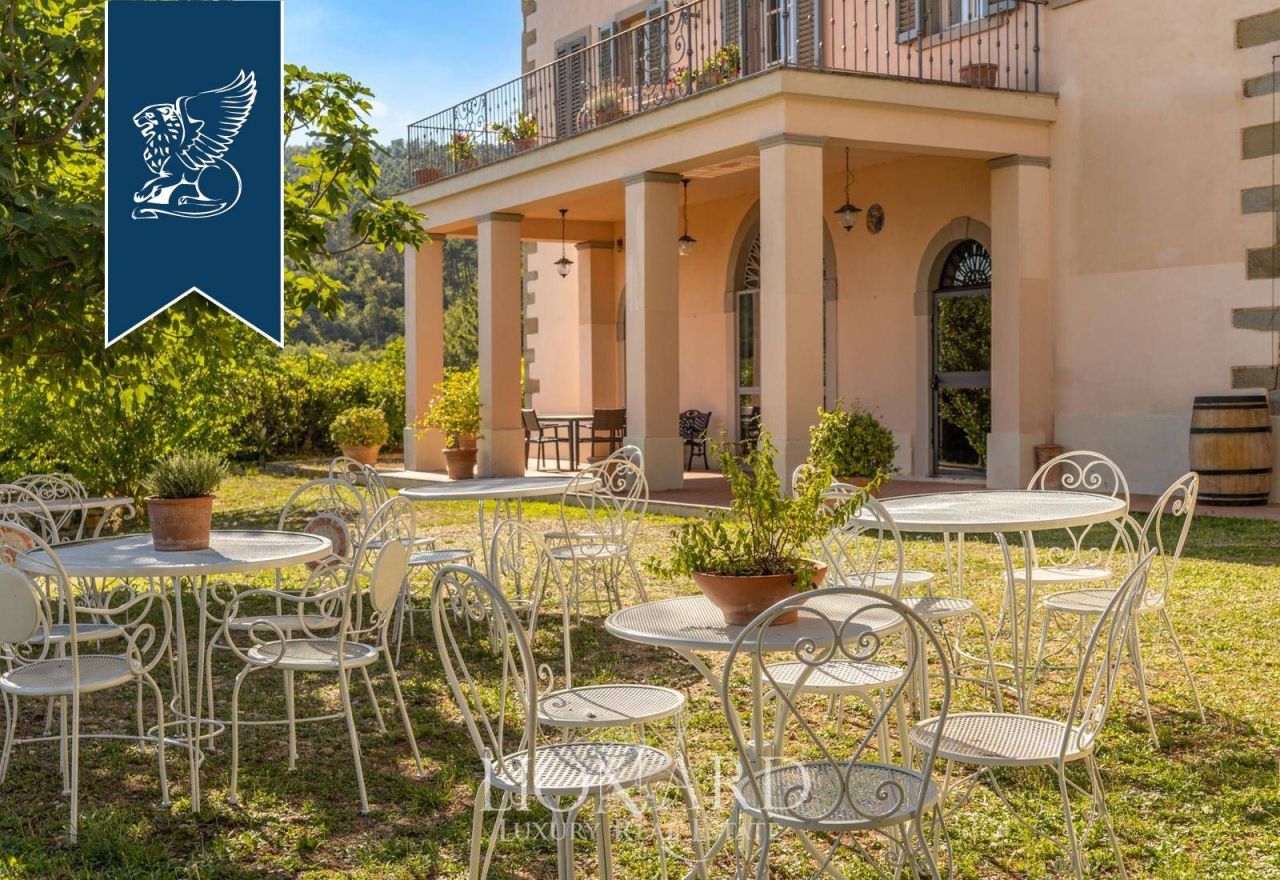 Villa ad Arezzo, Italia, 1 000 m² - foto 8