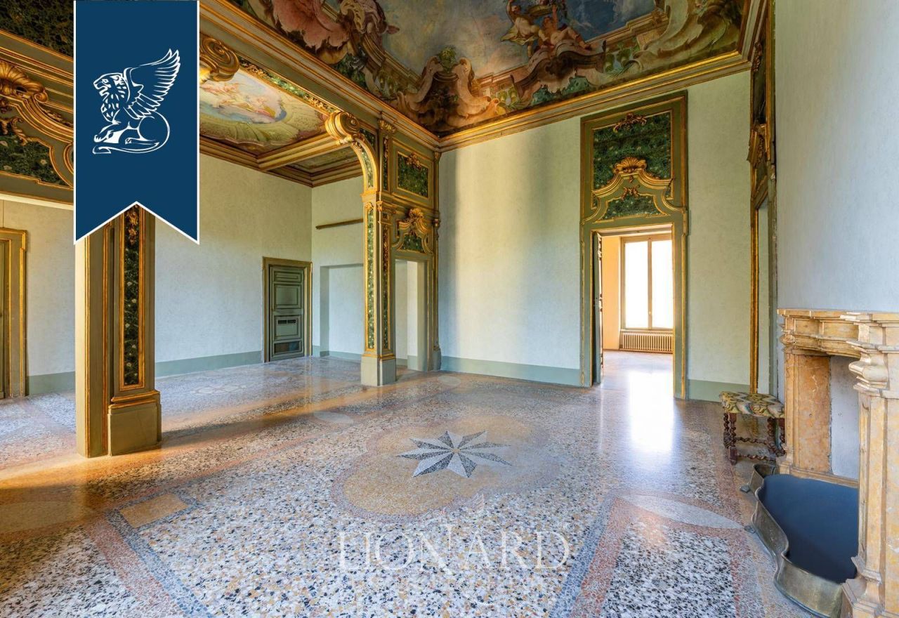 Apartment in Brescia, Italy, 625 m² - picture 9