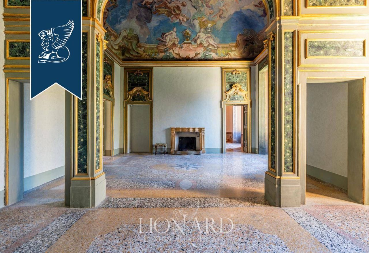 Apartment in Brescia, Italy, 625 m² - picture 11