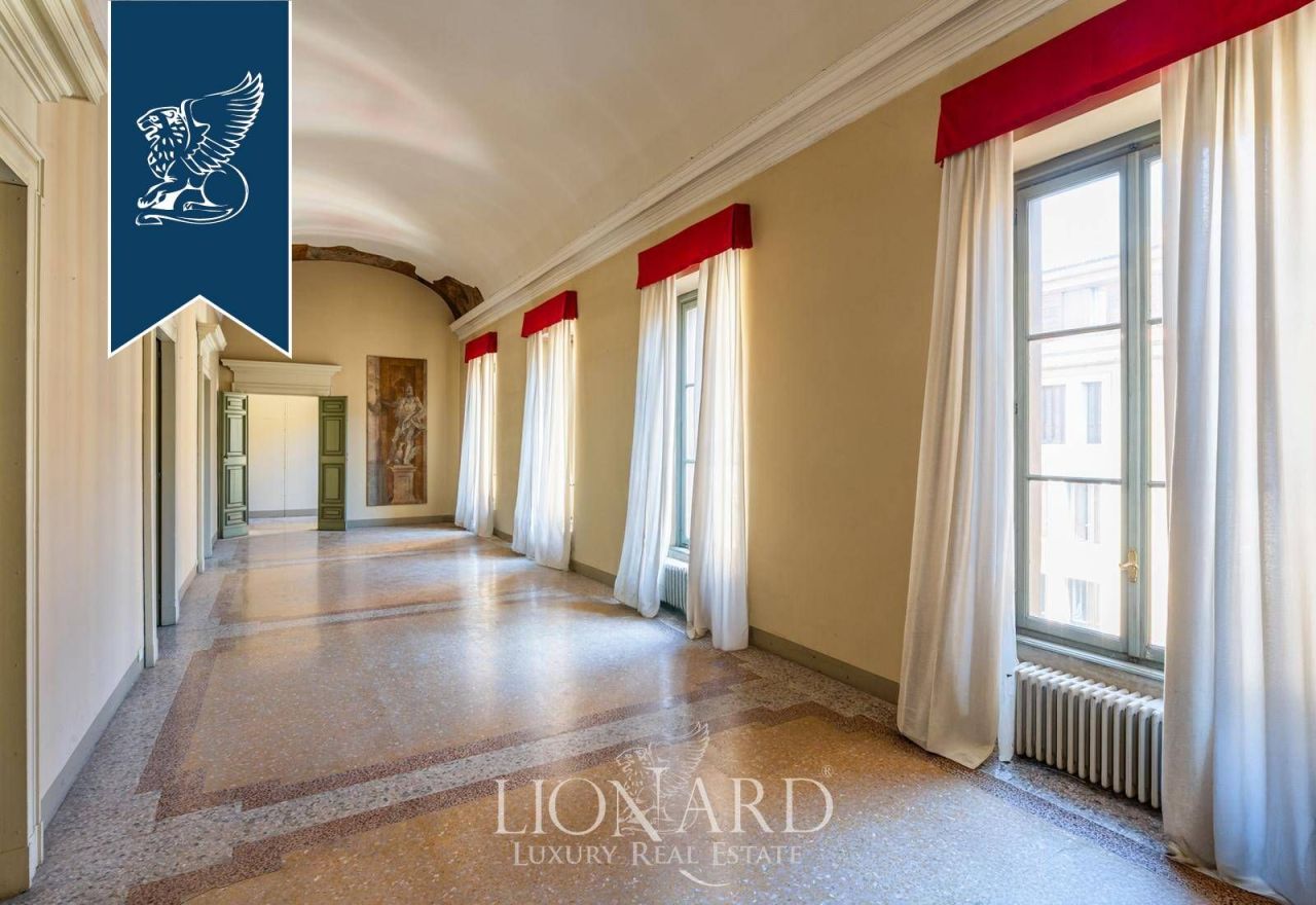 Apartment in Brescia, Italy, 625 m² - picture 12