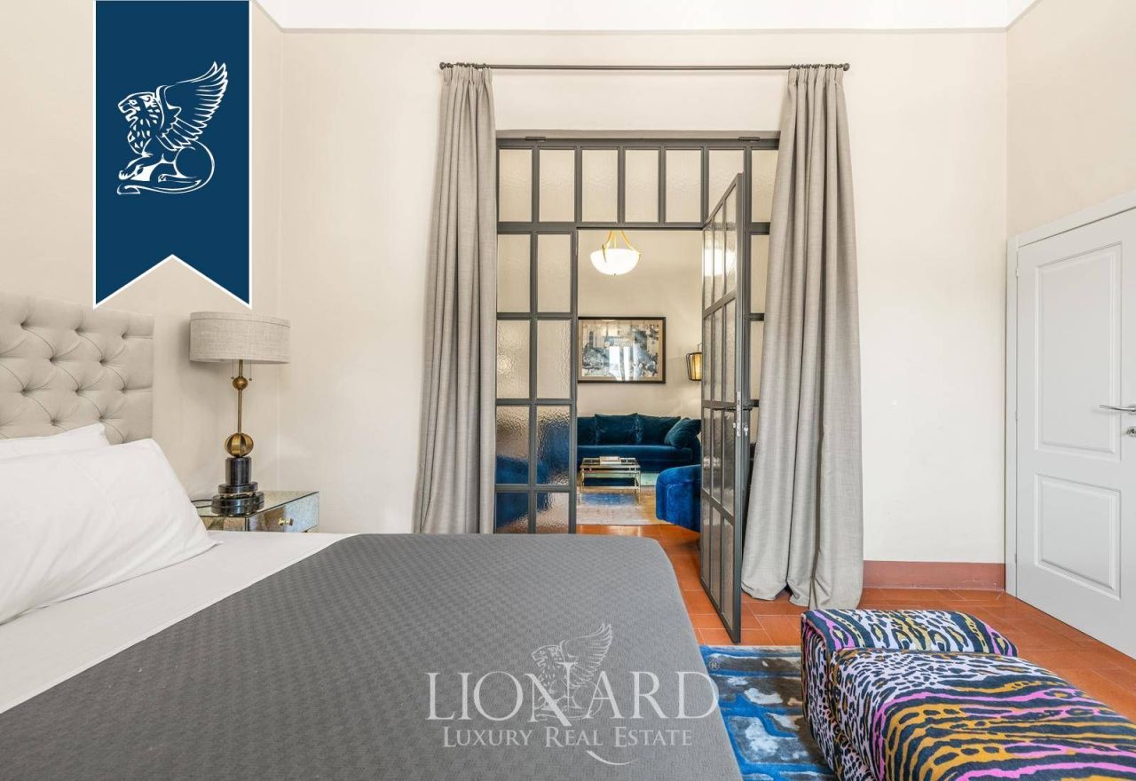 Apartment in Florence, Italy, 170 m² - picture 13