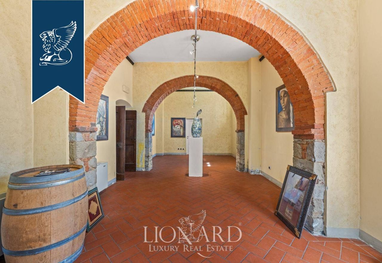 Villa ad Arezzo, Italia, 1 000 m² - foto 13