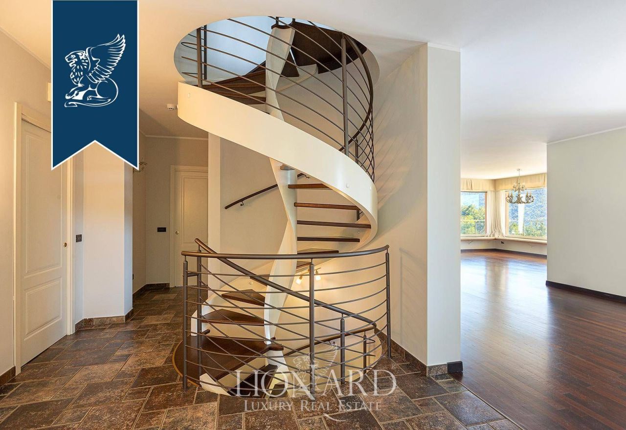 Villa in Como, Italy, 460 m² - picture 14