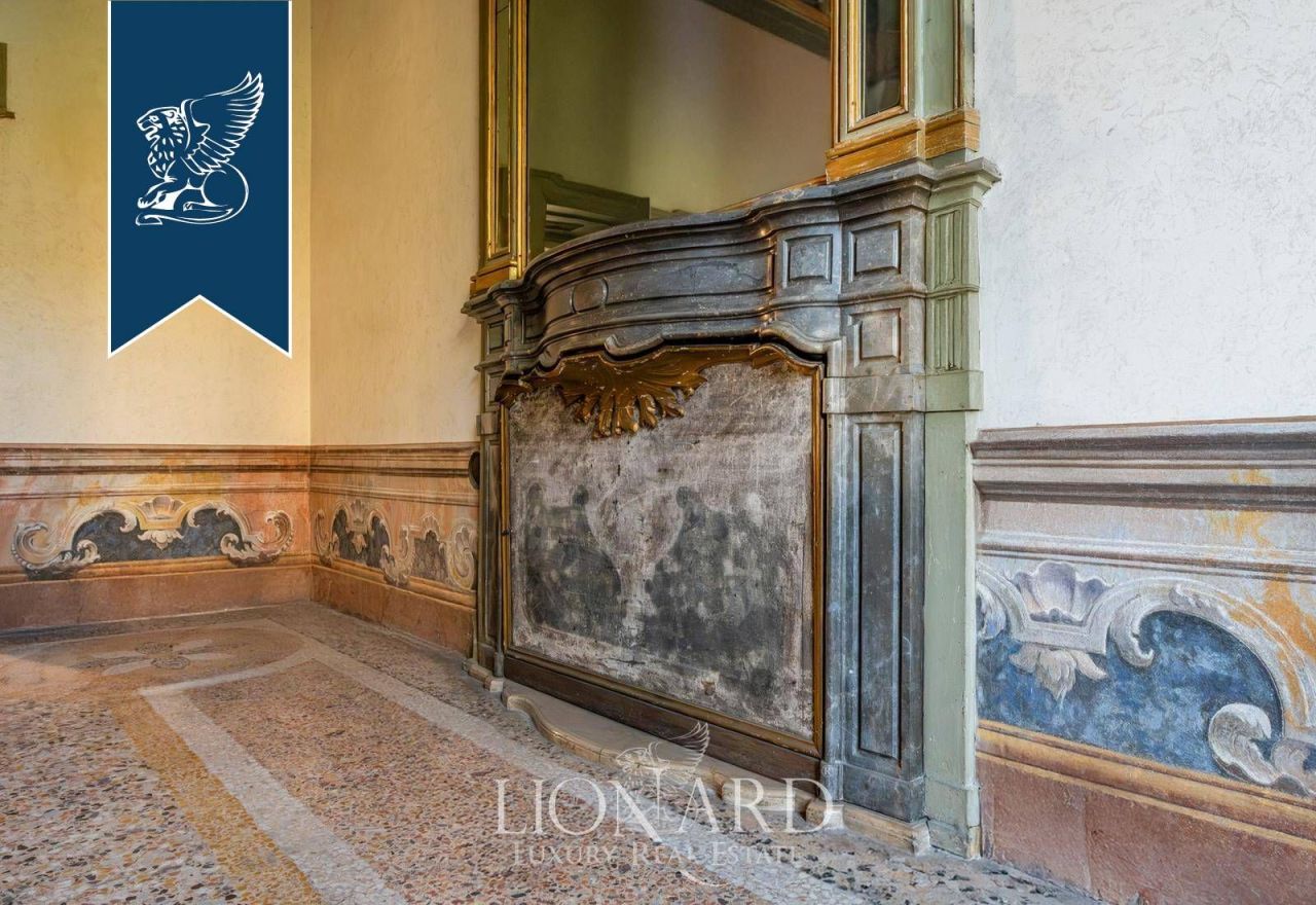 Apartment in Brescia, Italy, 625 m² - picture 16