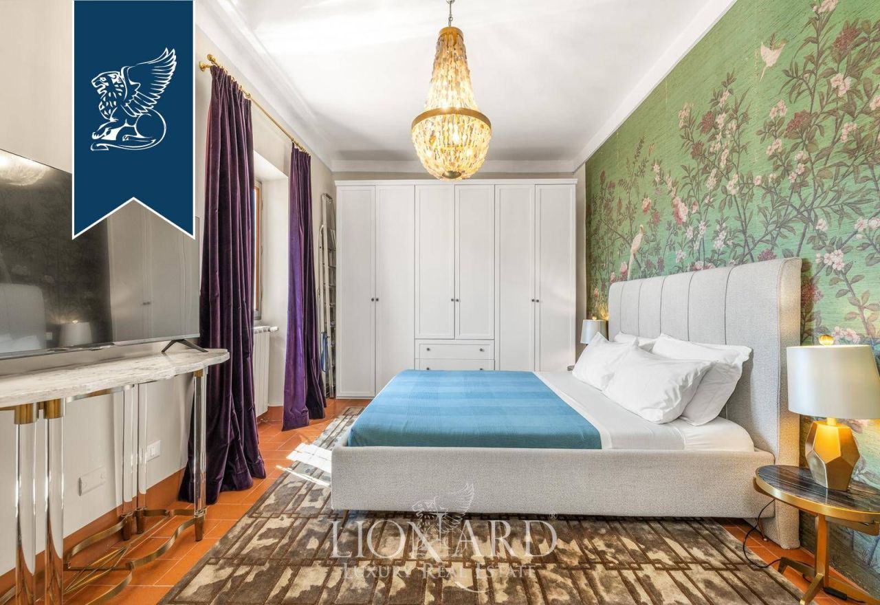 Apartment in Florence, Italy, 170 m² - picture 17