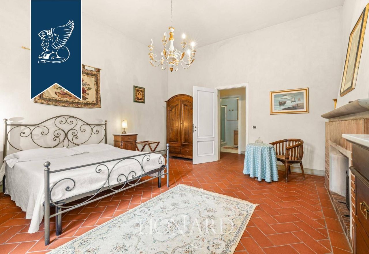 Villa ad Arezzo, Italia, 1 000 m² - foto 17