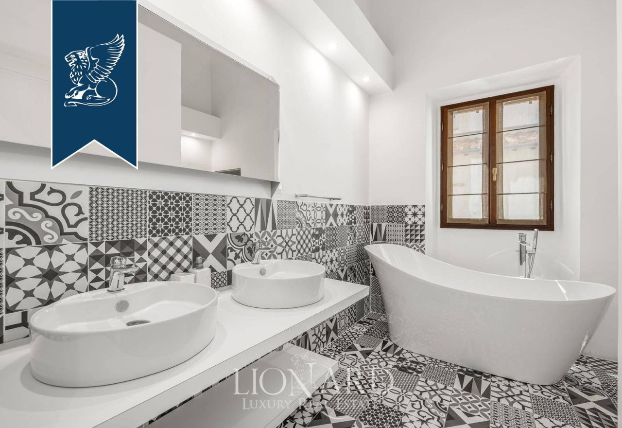 Apartment in Florence, Italy, 170 m² - picture 18