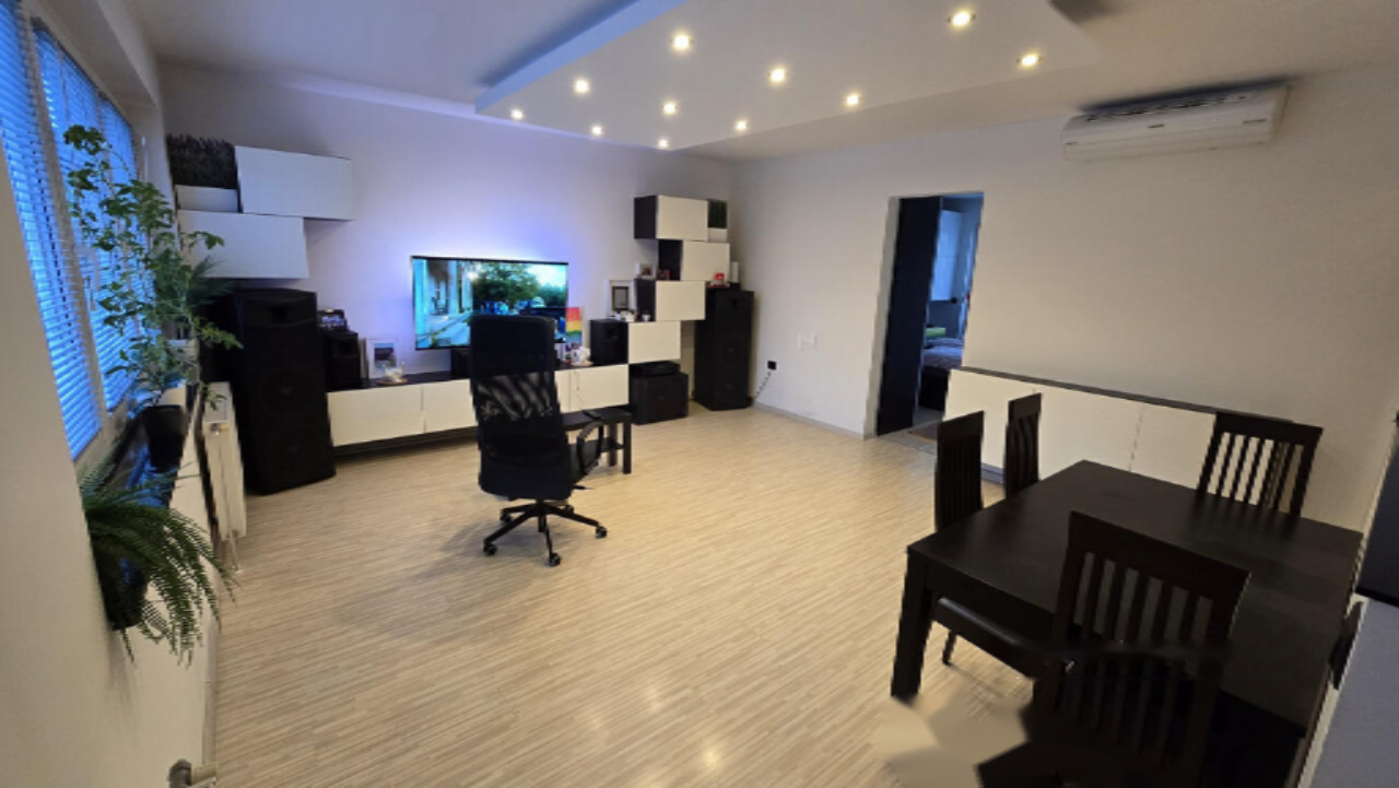Piso en Liubliana, Eslovenia, 92 m² - imagen 1