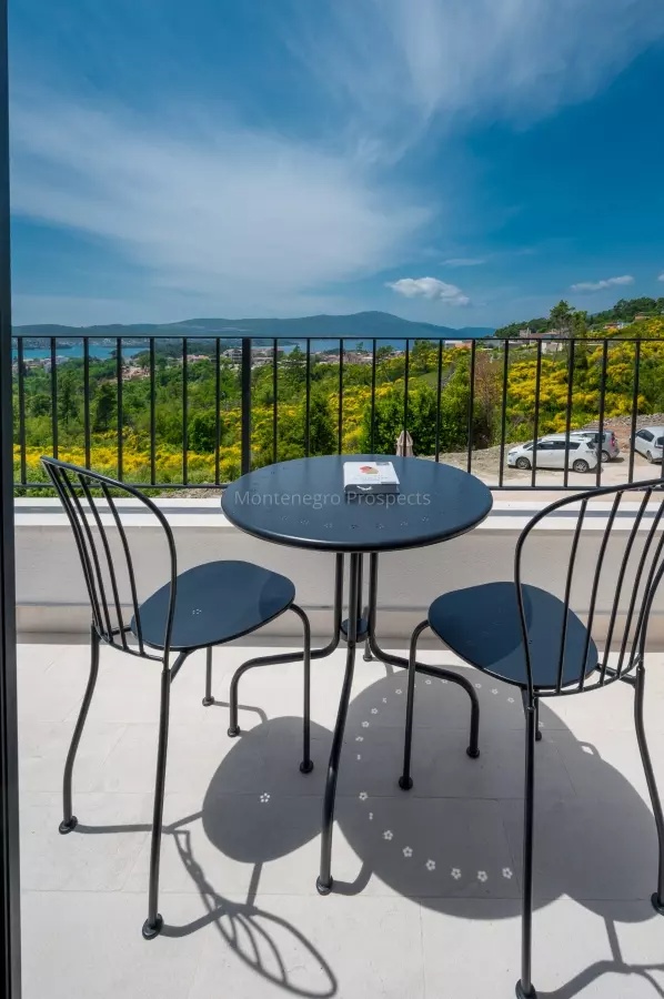 Villa en Tivat, Montenegro, 250 m² - imagen 9