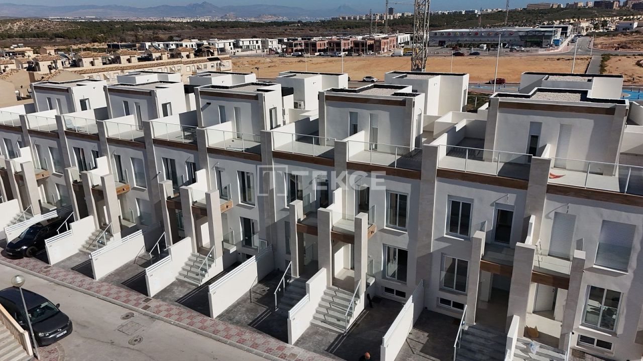 Casa adosada en Santa Pola, España, 120 m² - imagen 9