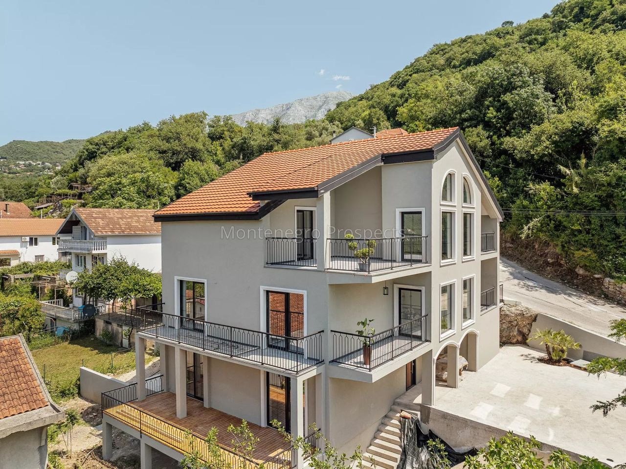 Piso en Herceg-Novi, Montenegro, 103 m² - imagen 1