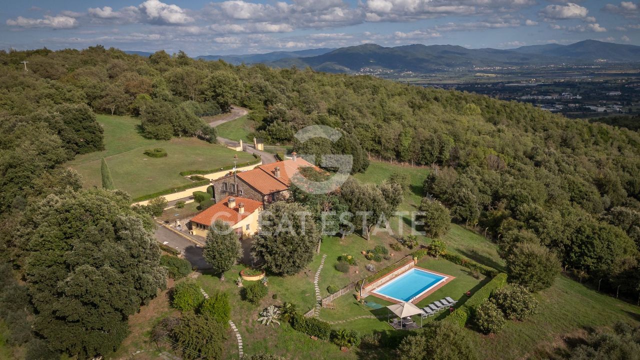 Maison Civitella in Val di Chiana, Italie, 428 m² - image 1