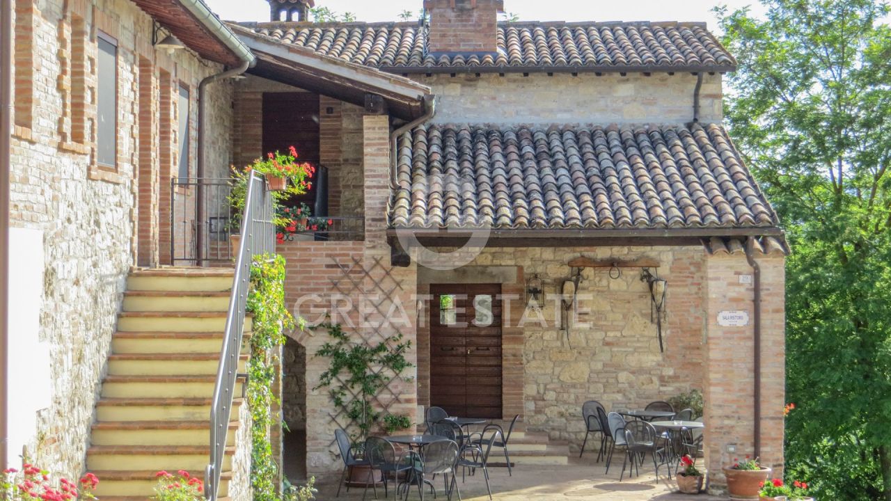 Hotel en Todi, Italia, 1 571.75 m² - imagen 7