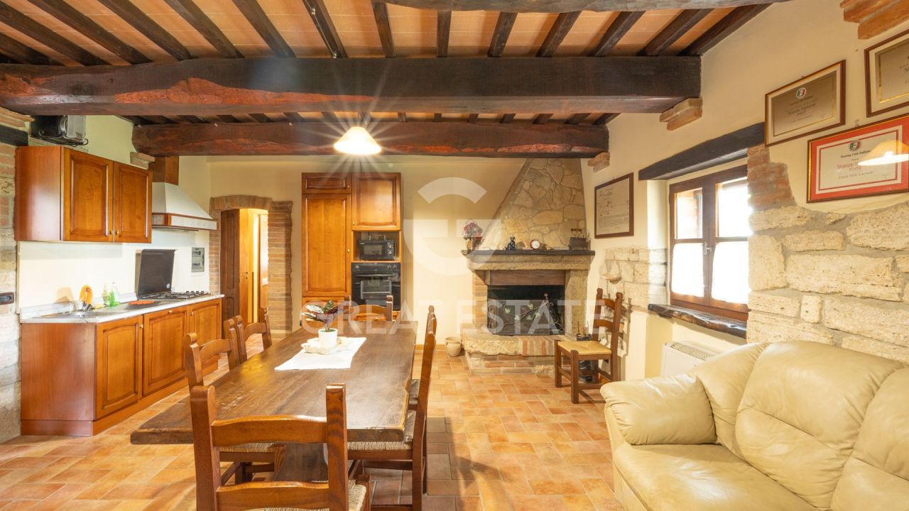Hotel en Todi, Italia, 1 571.75 m² - imagen 9