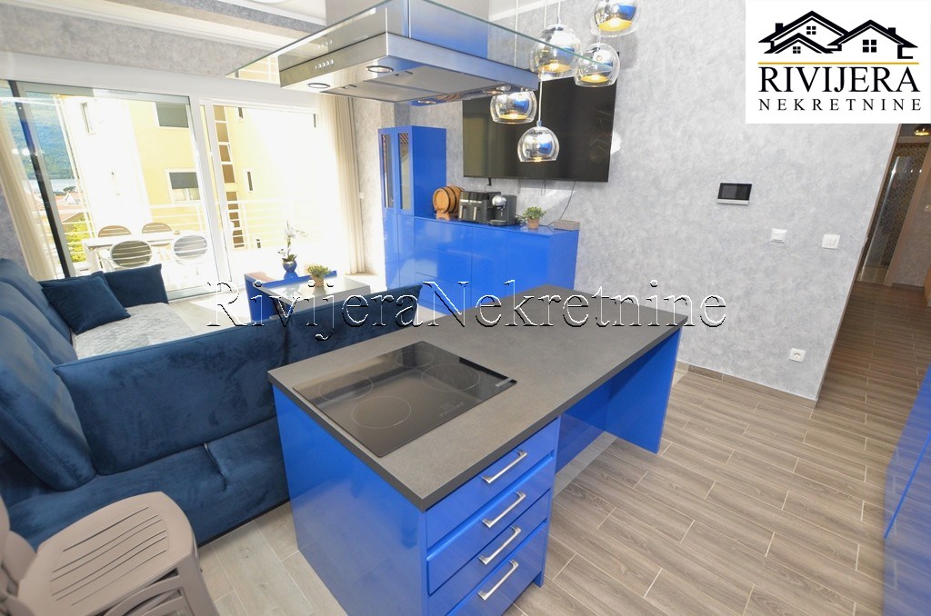 Appartamento a Herceg-Novi, Montenegro, 66 m² - foto 1