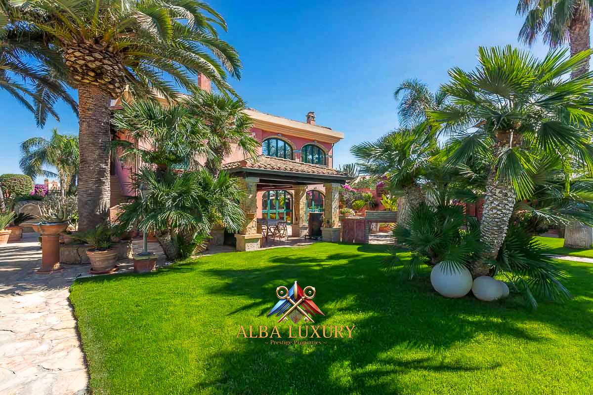 Villa Via Costantino Nivola, Italien, 600 m² - Foto 1