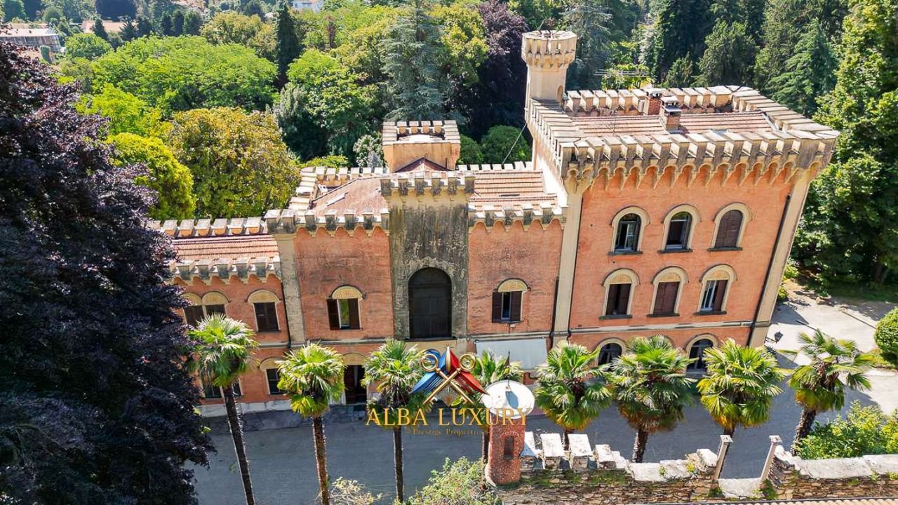 Apartment in Lesa, Italy, 1 900 m² - picture 3