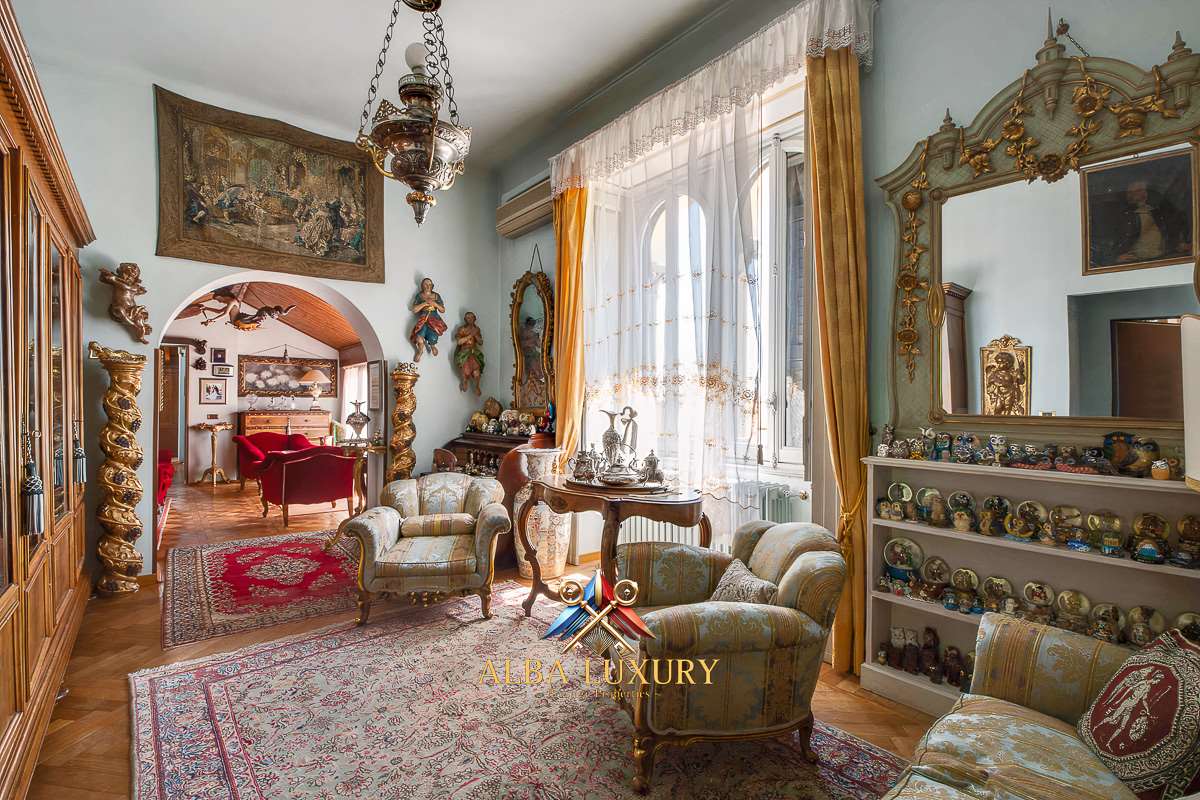 Apartment in Lesa, Italy, 1 900 m² - picture 8