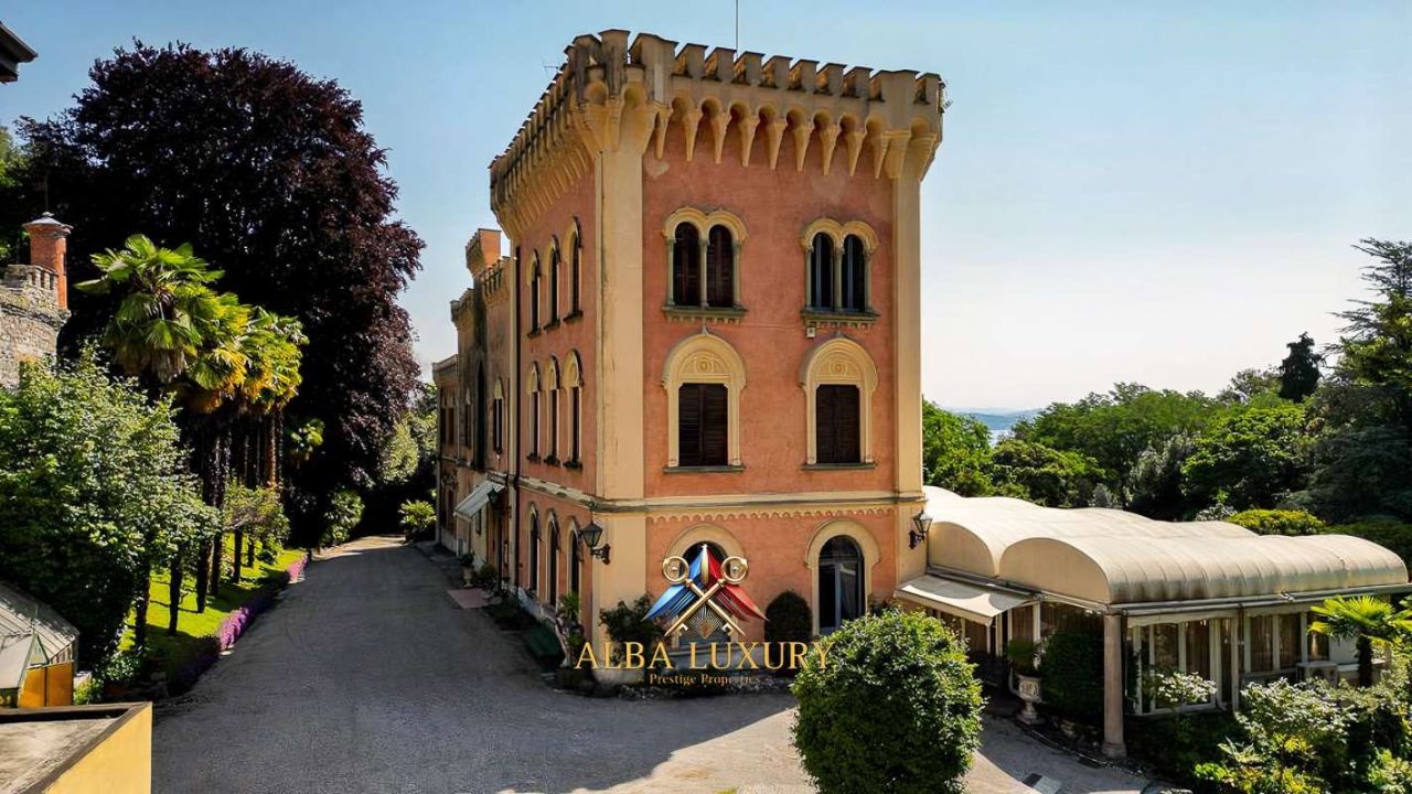 Apartment in Lesa, Italy, 1 900 m² - picture 12