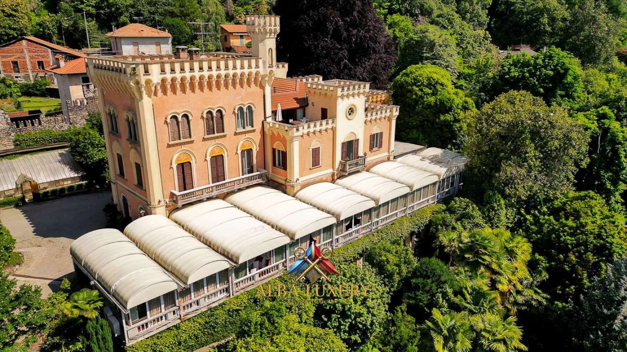 Apartment in Lesa, Italy, 1 900 m² - picture 14