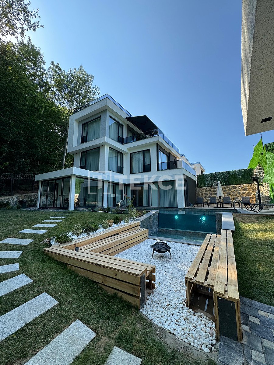 Villa Sapanca, Turkey, 277 m² - picture 1