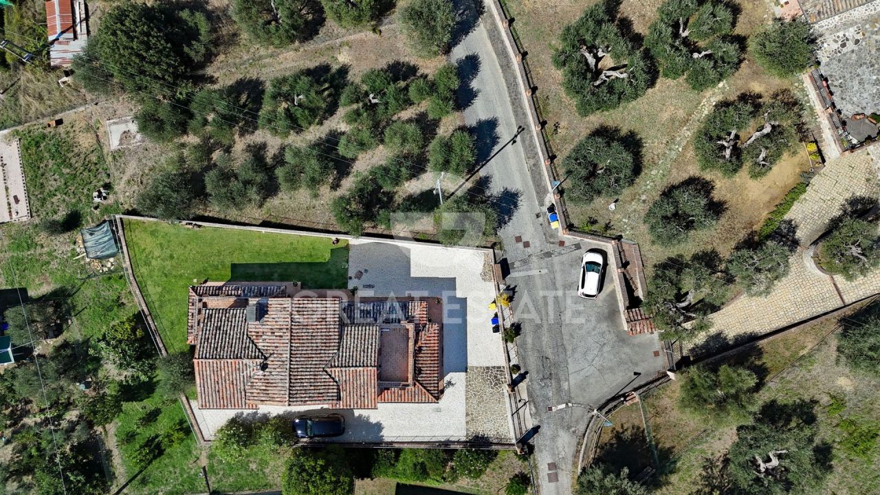 Casa en Magione, Italia, 263 m² - imagen 4