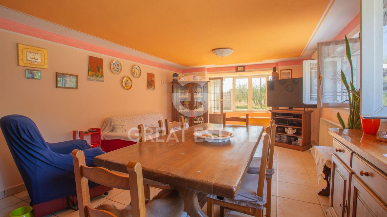 Villa en Castiglione del Lago, Italia, 279.05 m² - imagen 12