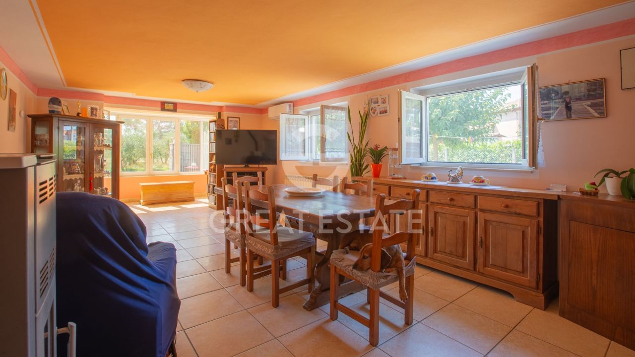 Villa en Castiglione del Lago, Italia, 279.05 m² - imagen 13