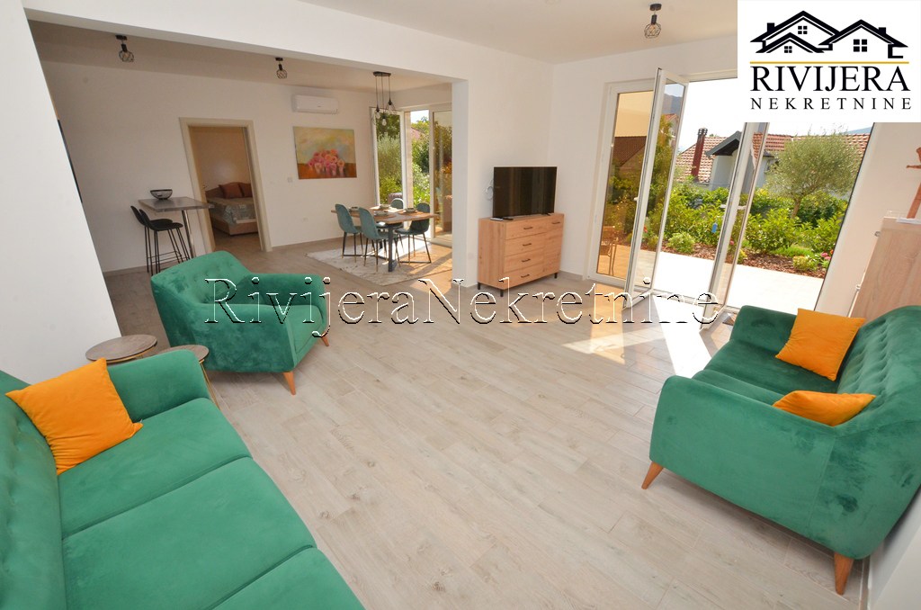 Wohnung in Herceg-Novi, Montenegro, 77 m² - Foto 1