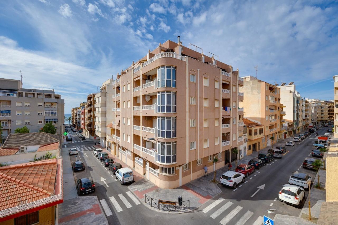 Appartement à Torrevieja, Espagne, 76 m² - image 1
