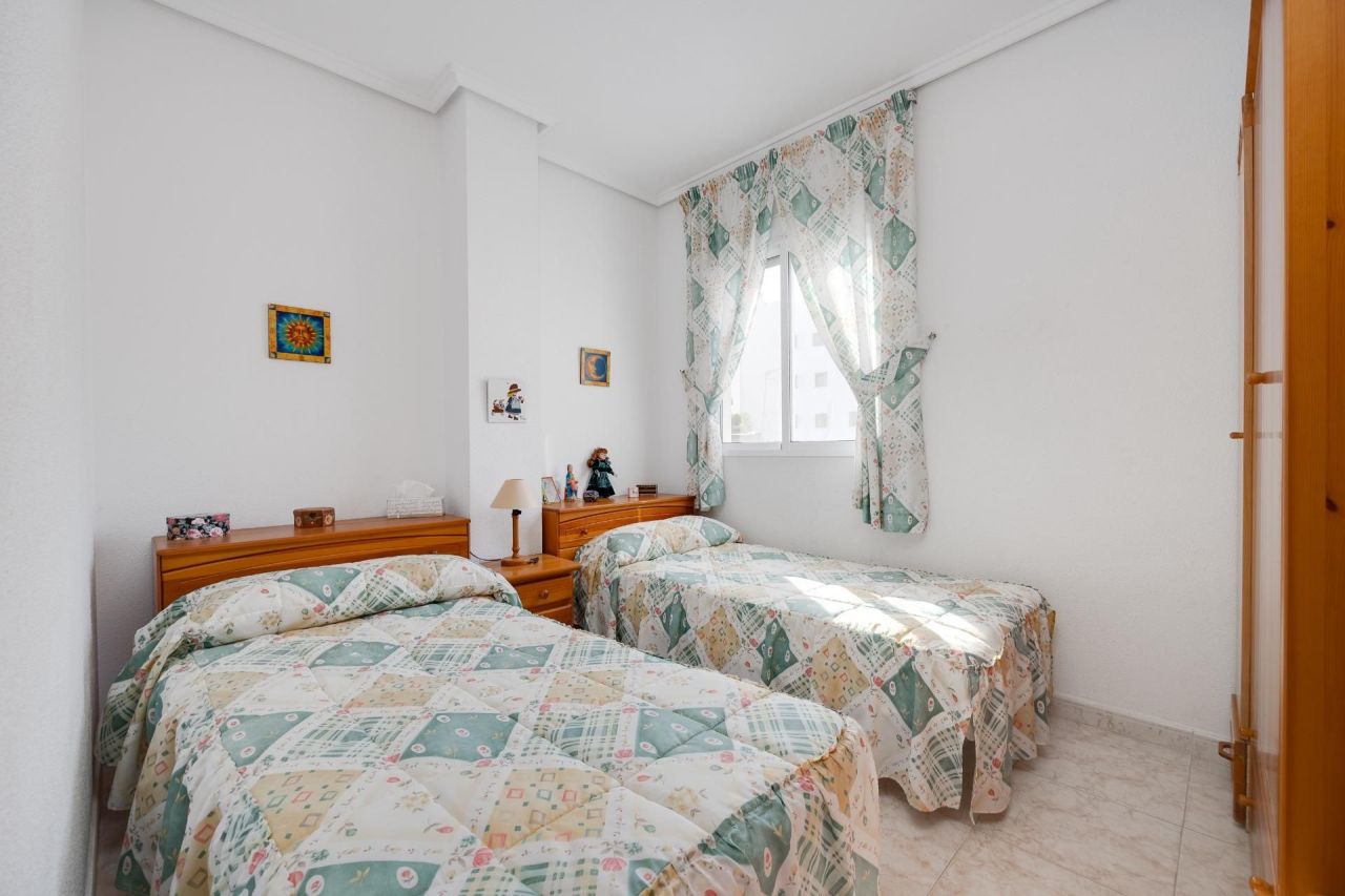 Flat in Torrevieja, Spain, 76 m² - picture 11