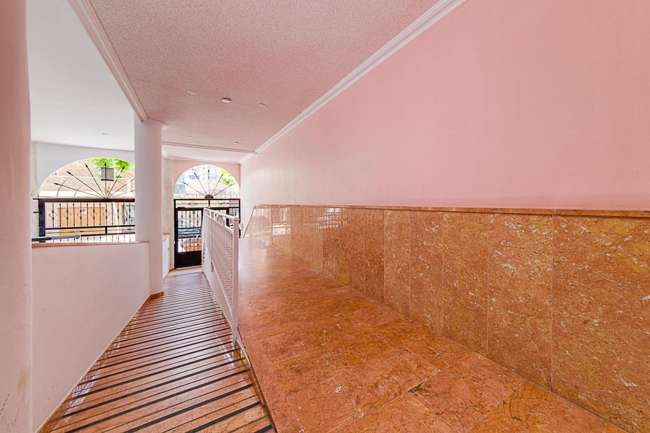 Flat in Torrevieja, Spain, 76 m² - picture 15