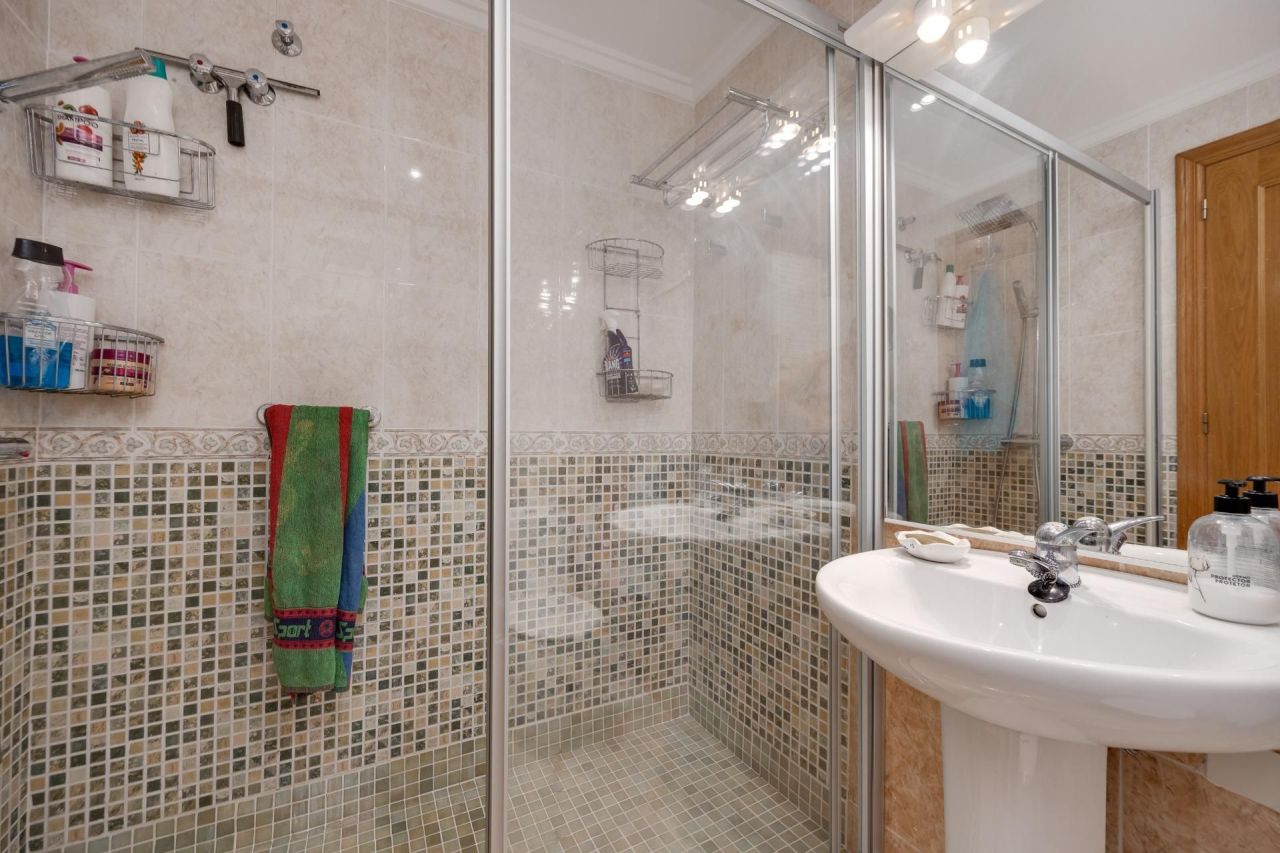 Flat in Torrevieja, Spain, 76 m² - picture 12