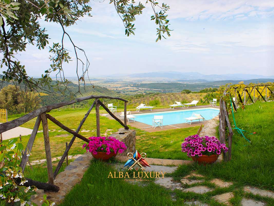 Villa Strada Comunale Castello, Italia, 340 m² - foto 8