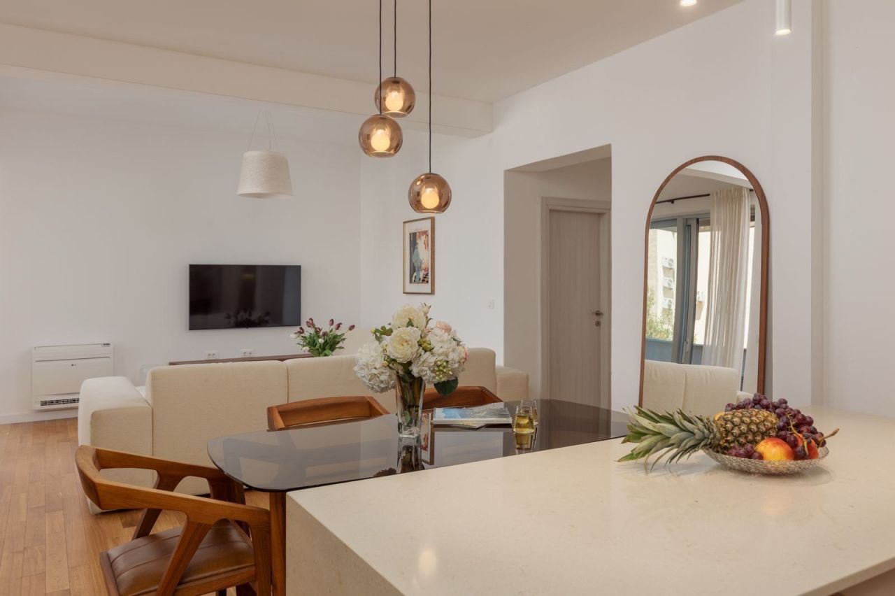 Appartement à Dobrota, Monténégro, 129 m² - image 1