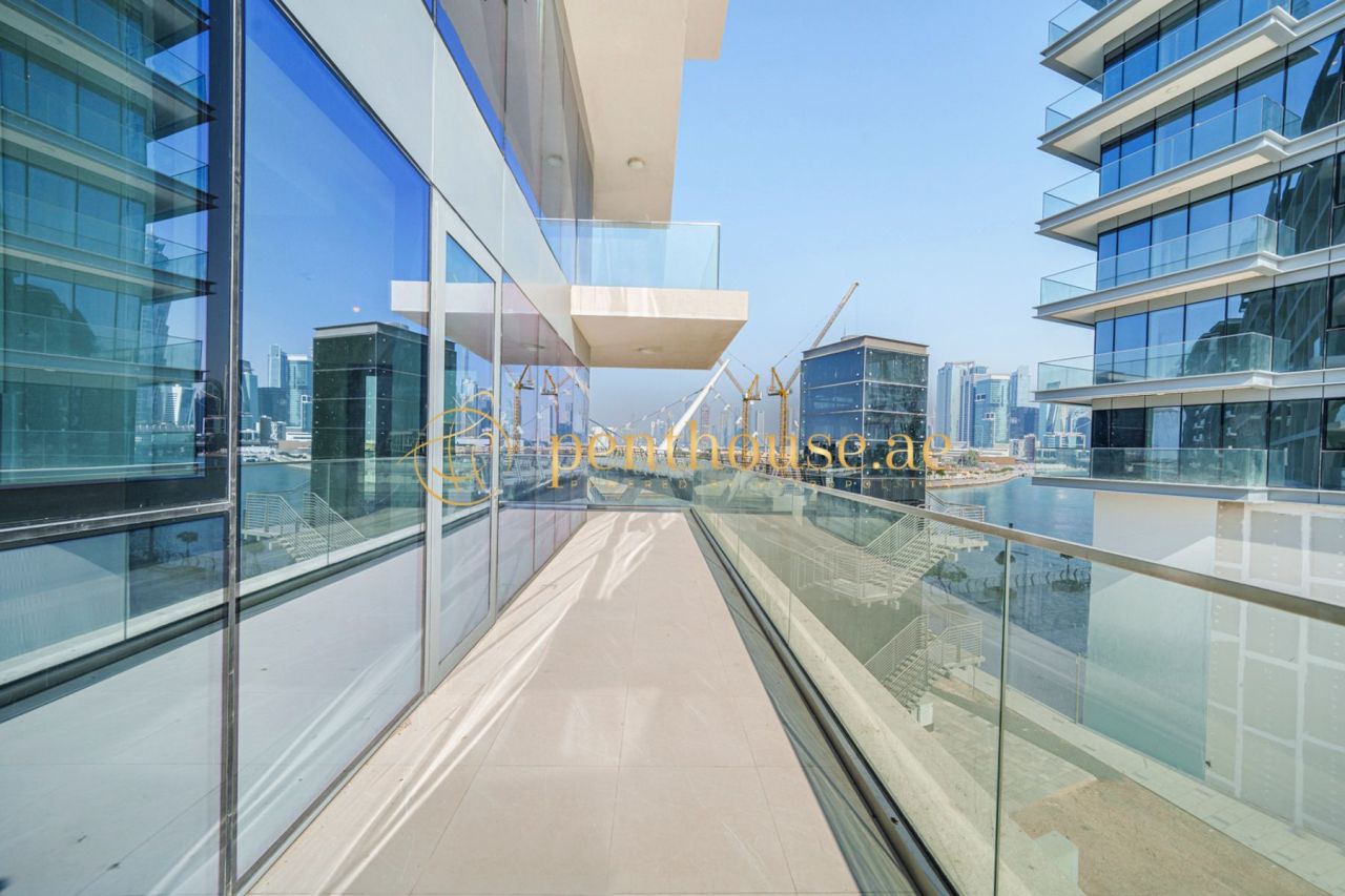 Apartment in Dubai, UAE, 228 m² - picture 1