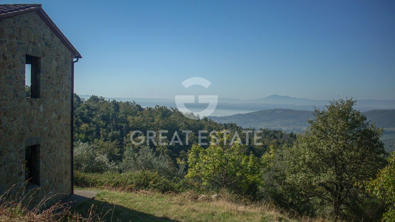 Casa en Tuoro sul Trasimeno, Italia, 204.45 m² - imagen 1