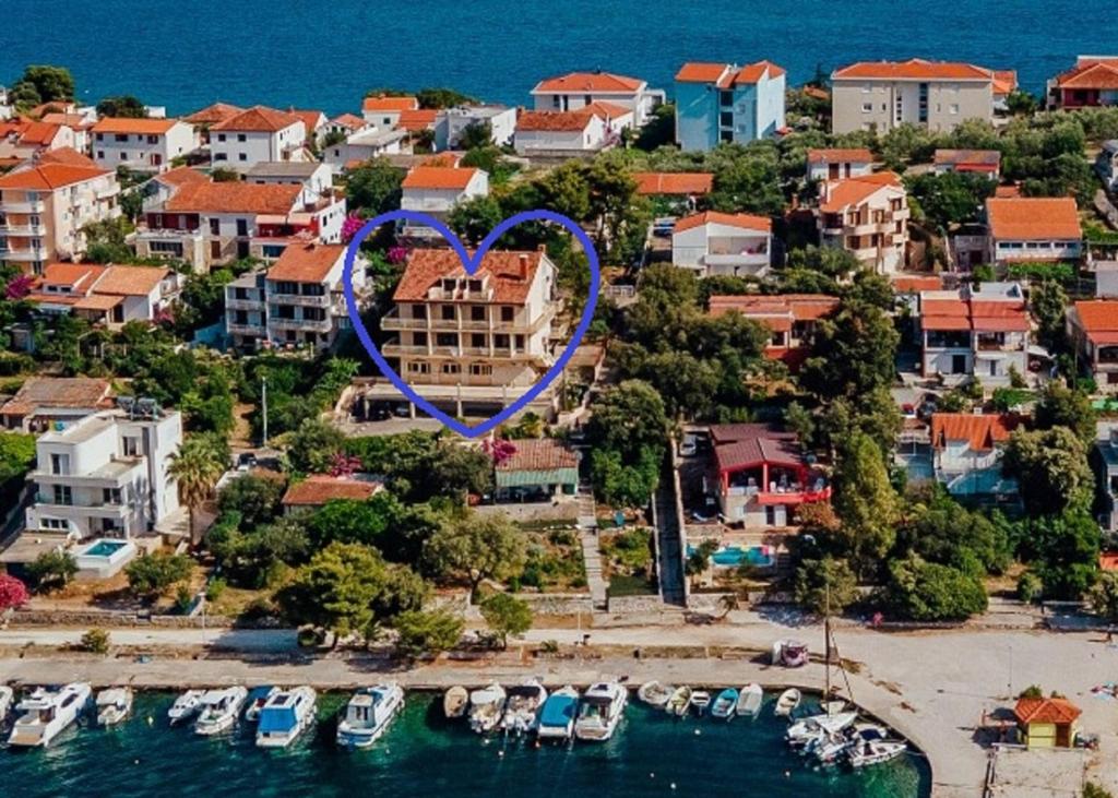 Hotel Seget, Croacia, 1 000 m² - imagen 1