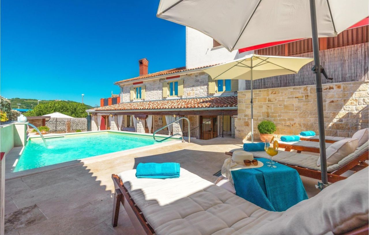 Hotel in Buje, Kroatien, 597 m² - Foto 1