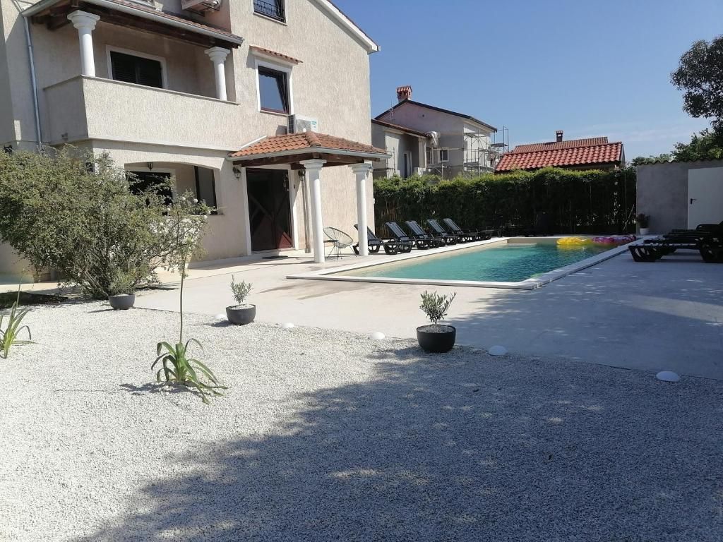 Villa en Poreč, Croacia, 320 m² - imagen 1