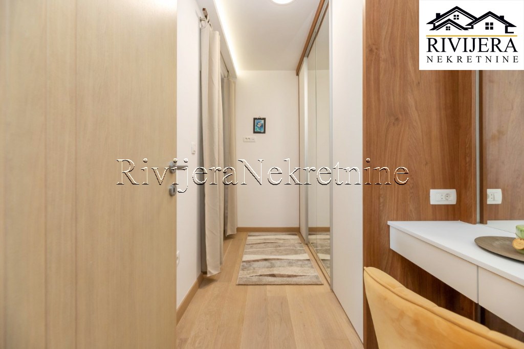 Piso en Herceg-Novi, Montenegro, 122 m² - imagen 9