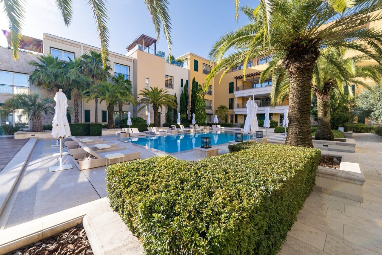 Piso en Herceg-Novi, Montenegro, 90 m² - imagen 1