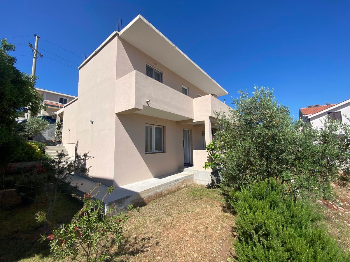 Casa a Tivat, Montenegro, 160 m² - foto 1
