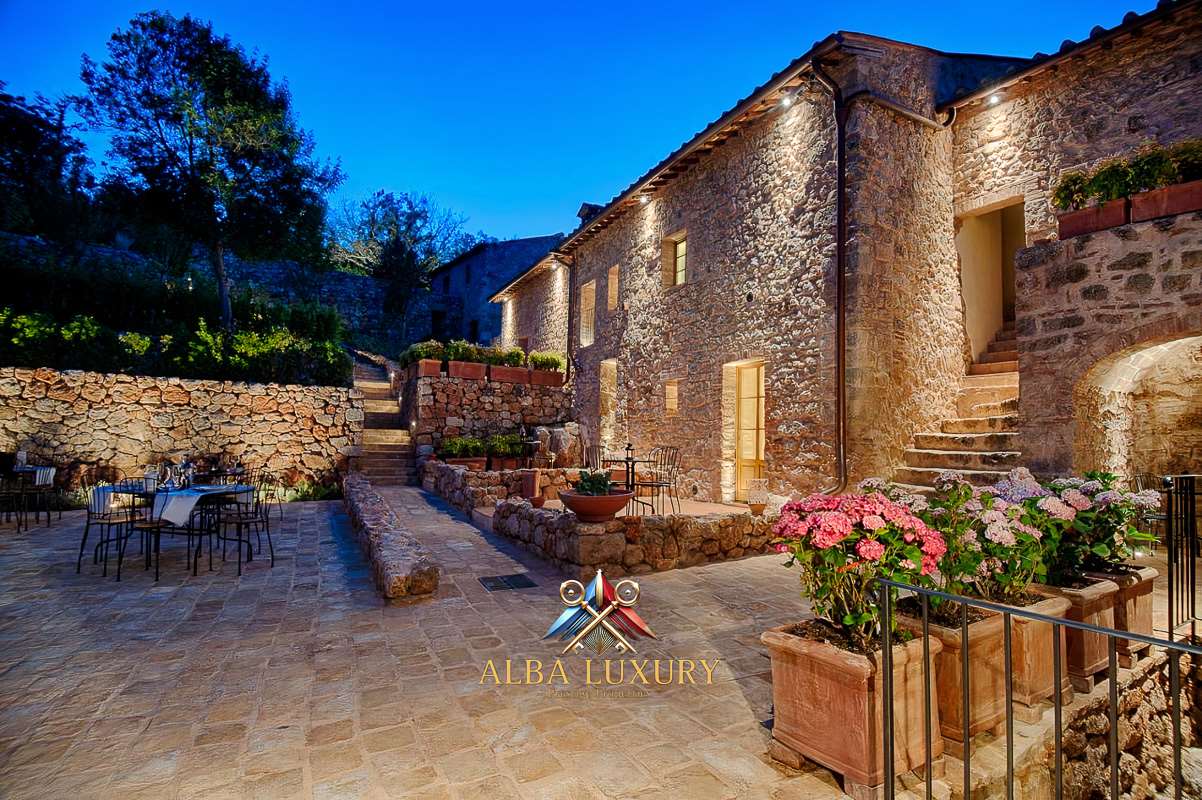 Villa à Monteriggioni, Italie, 1 000 m² - image 1