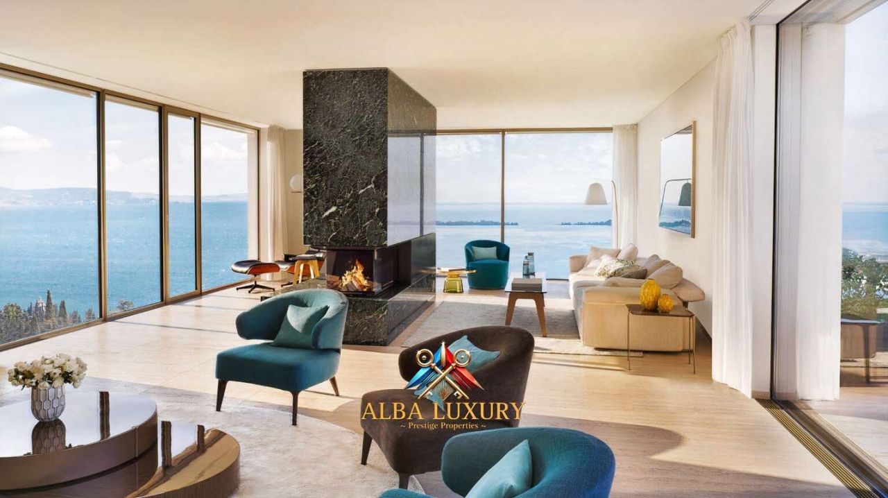 Villa à Gardone Riviera, Italie, 644 m² - image 1