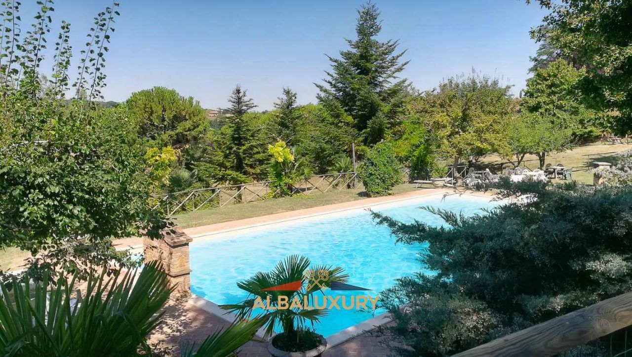 Villa in Montepulciano, Italy, 700 m² - picture 3